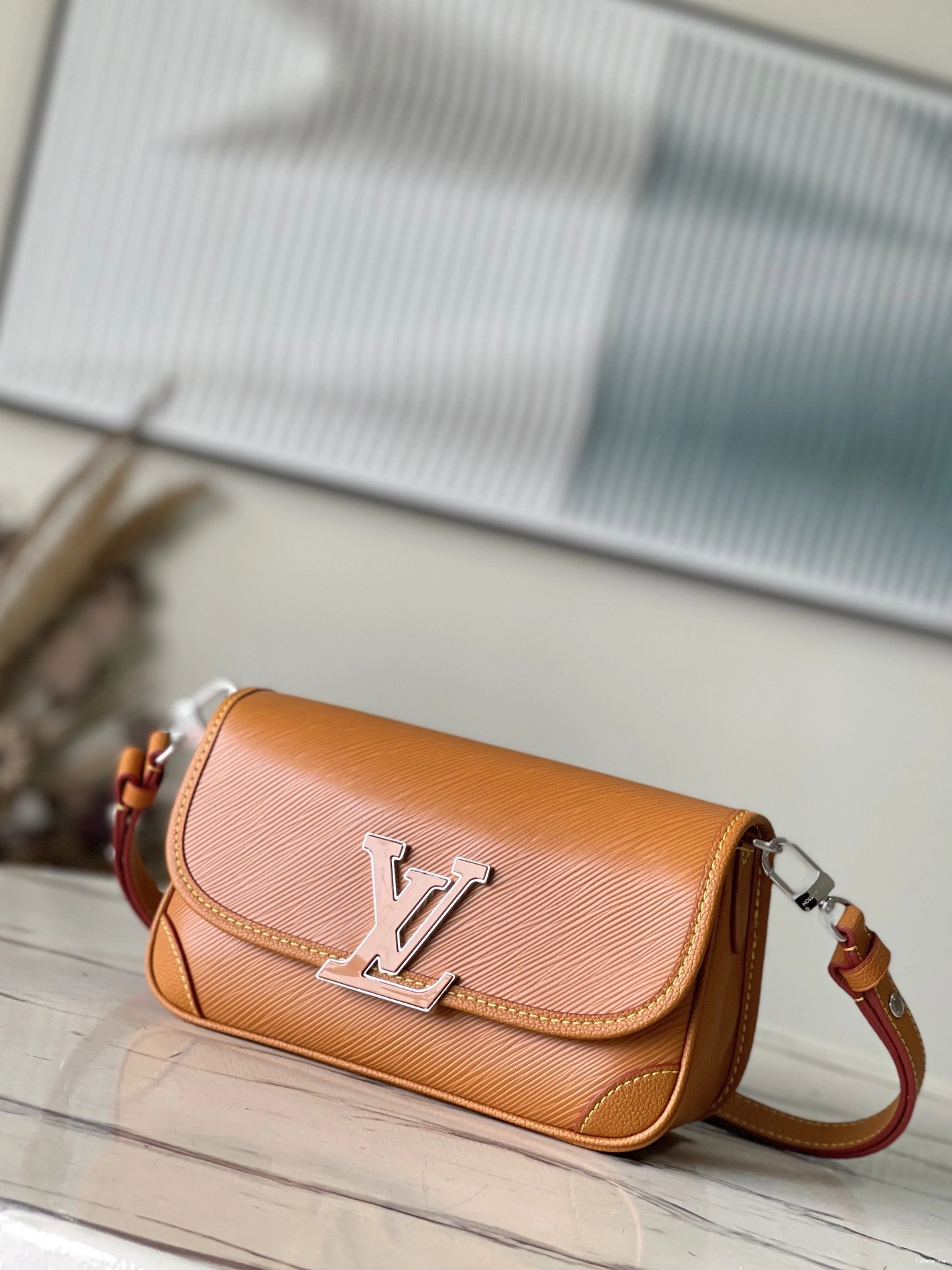 Affordable BUCI LOUIS VUITTON 0805